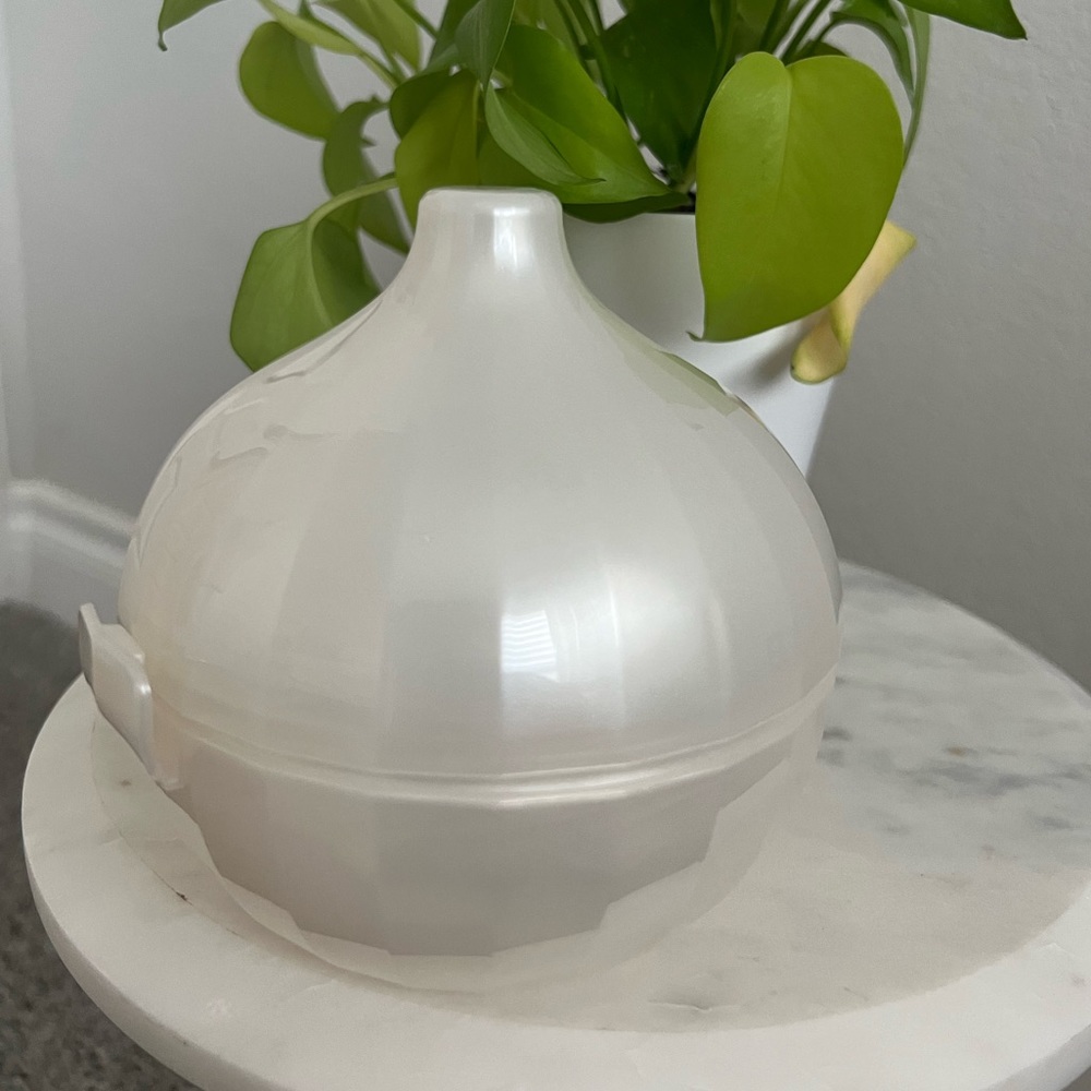 Tupperware onion keeper - Picture 6 of 6